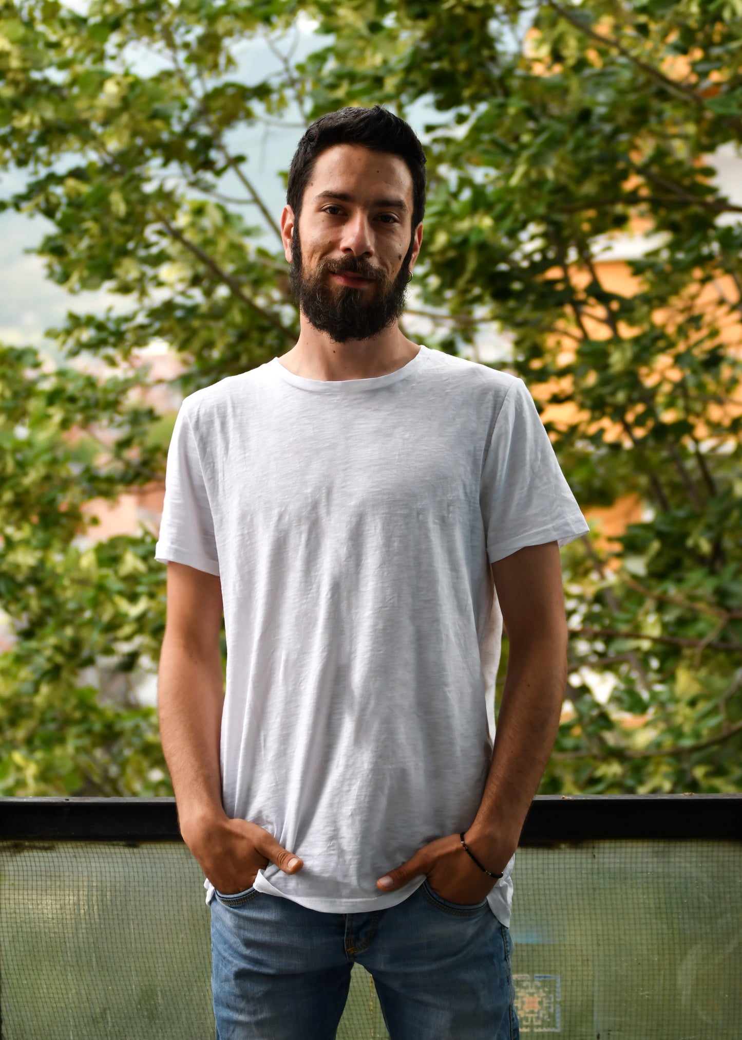 Basic White (Slub), T-Shirt: Round Neck, Regular Fit - Cosmic Hippos